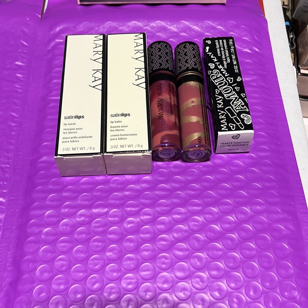 LOWEST PRICE AVAILABLE - CLASSIC Satin Lips and Foundation Gloss /lipstick #1/2
